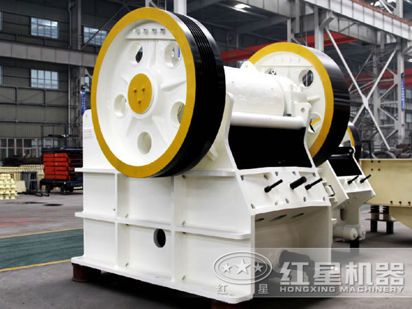 大型超細(xì)碎顎式破碎機